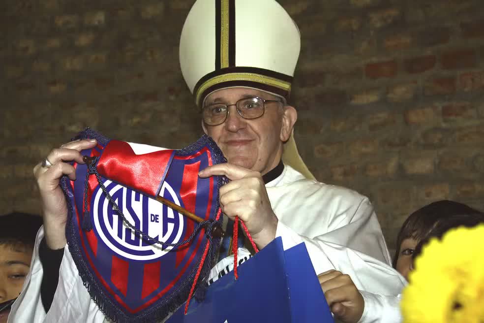 Papa Francisco era um apaixonado pelo San Lorenzo; relembre relação